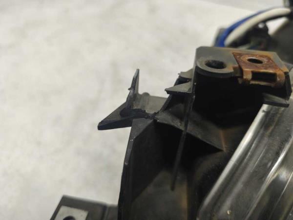 PHARE GAUCHE MAZDA XENON - Vue 3